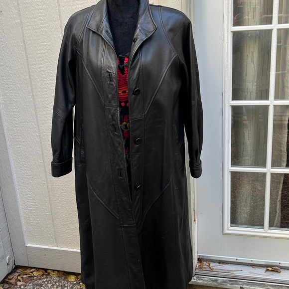 Stylish Black Leather Trench Coat vintage 1990’’s, full length size petite - Picture 2 of 10